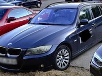Gebraucht BMW 320 177 PS (130 kW) 2009 Blau Kombi