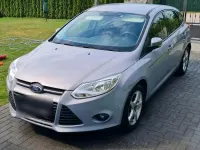 Gebraucht Ford Focus 105 PS (77 kW) 2012 Grau Limousine