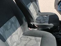 Second-hand Dacia Sandero 75 CP (55 kW) 2009 Albastru Hatchback