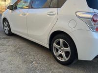 Gebraucht Toyota Verso 126 PS (92 kW) 2013 Weiß Van / Kleinbus