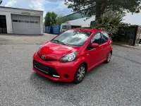 Gebraucht Toyota Aygo Cool 68 PS (50 kW) 2012 Rot Kleinwagen