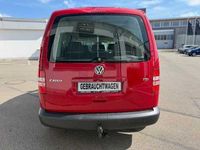 Gebraucht VW Caddy Trendline 105 PS (77 kW) 2014 Rot Van / Kleinbus