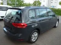 Gebraucht VW Touran Comfortline 150 PS (110 kW) 2022 Grau Van / Kleinbus