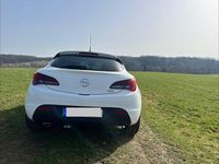 Gebraucht Opel Astra GTC Edition 140 PS (102 kW) 2012 Weiß Limousine