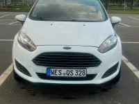 Gebraucht Ford Fiesta 80 PS (58 kW) 2013 Weiß Kleinwagen
