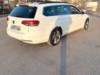 Gebraucht VW Passat 150 PS (110 kW) 2019 Weiß Kombi