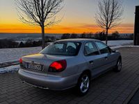 Gebraucht Ford Mondeo 118 PS (86 kW) 1998 Silber Limousine