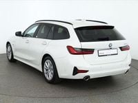 Gebraucht BMW 330e Sport Line 252 PS (185 kW) 2022 Weiß Kombi