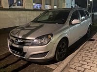 Gebraucht Opel Astra 143 PS (105 kW) 2010 Silber Kombi