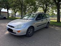 Second-hand Ford Focus 75 CP (55 kW) 2001 Gri Berlinǎ