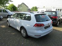 Gebraucht VW Golf VII Trendline 116 PS (85 kW) 2018 Weiss Kombi