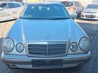 Gebraucht Mercedes 240 170 PS (125 kW) 1998 Silber Limousine