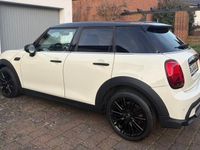 Gebraucht Mini Cooper Classic 136 PS (100 kW) 2021 Weiß Kleinwagen