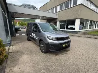 Neu Opel Combo-e Life 100 kW (136 PS) 2026 Kontrast grau Van / Kleinbus