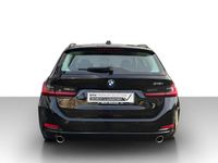Gebraucht BMW 318 156 PS (114 kW) 2023 Schwarz uni Kombi