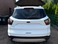 Gebraucht Ford Kuga 150 PS (110 kW) 2019 Weiß SUV