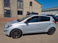Gebraucht Hyundai i20 GO! 75 PS (55 kW) 2014 Silber Limousine