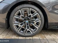 Neu BMW 520 Performance 197 PS (144 kW) 2026 Grau Limousine