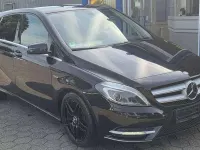 Gebraucht Mercedes B200 156 PS (114 kW) 2012 Schwarz Kleinwagen