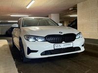 Gebraucht BMW 320e Advantage 163 PS (119 kW) 2022 Weiß Limousine