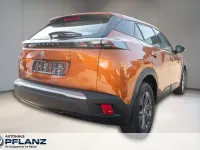 Gebraucht Peugeot e-2008 Active 100 kW (136 PS) 2022 Orange SUV