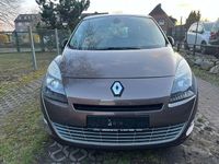 Gebraucht Renault Scénic III Dynamique 110 PS (80 kW) 2011 Mokkabraun Van / Kleinbus