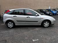 Gebraucht Ford Focus Basis 100 PS (73 kW) 2002 Silber Limousine