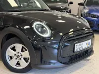 Gebraucht Mini Cooper Essential 136 PS (100 kW) 2023 Schwarz Kleinwagen