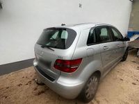 Gebraucht Mercedes B180 109 PS (80 kW) 2009 Silber Van / Kleinbus