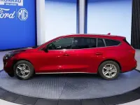 Gebraucht Ford Focus Cool & Connect 125 PS (91 kW) 2022 Fantasticrot metallic Kombi