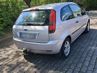 Usata Ford Fiesta Ghia 80 CV (58 kW) 2003 Argento Utilitaria