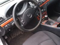 Gebraucht Mercedes E200 Avantgarde 184 PS (135 kW) 2006 Silber Kombi