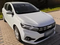 Używany Dacia Sandero Expression 101 KM (74 kW) 2024 Biały Sedan/Limuzyna