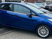 Gebraucht Ford Fiesta Titanium 125 PS (91 kW) 2014 Indicblau metallic Kleinwagen