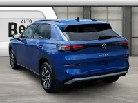 Neu VW T-Roc Life 150 PS (110 kW) 2026 Blau SUV