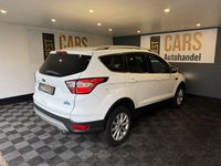 Gebraucht Ford Kuga Titanium 150 PS (110 kW) 2017 Weiß SUV
