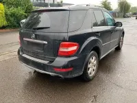 Gebraucht Mercedes ML350 224 PS (164 kW) 2009 Schwarz SUV