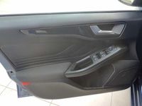 Gebraucht Ford Focus ST-Line X 155 PS (114 kW) 2024 Chrome blue metallic Kombi