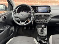 Gebraucht Hyundai i10 Comfort 67 PS (49 kW) 2022 Schwarz Kleinwagen