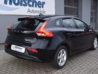 Gebraucht Volvo V40 Momentum 122 PS (89 kW) 2018 Schwarz Limousine