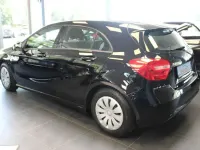 Gebraucht Mercedes A180 122 PS (89 kW) 2014 Nachtschwarz Kleinwagen