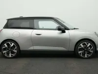 Gebraucht Mini Cooper SE Favoured 160 kW (218 PS) 2024 Grau Kleinwagen