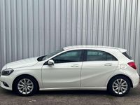 Gebraucht Mercedes A180 Style 122 PS (89 kW) 2015 Weiß Kleinwagen