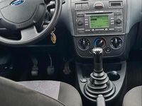 Gebraucht Ford Fiesta 80 PS (58 kW) 2006 Rot Kleinwagen