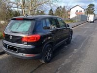 Gebraucht VW Tiguan Trendline 122 PS (89 kW) 2014 Schwarz metallic SUV