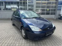 Używany Ford Focus Ambiente 101 KM (74 kW) 2002 Niebieski Sedan/Limuzyna