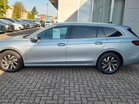 Gebraucht VW Passat 150 PS (110 kW) 2024 Silber Kombi