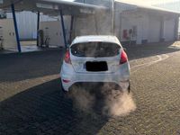 Gebraucht Ford Fiesta 70 PS (51 kW) 2010 Weiß Kleinwagen