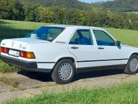 Gebraucht Mercedes 190 90 PS (66 kW) 1987 Weiß Limousine