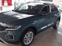 Gebraucht VW T-Roc 150 PS (110 kW) 2024 Blau SUV